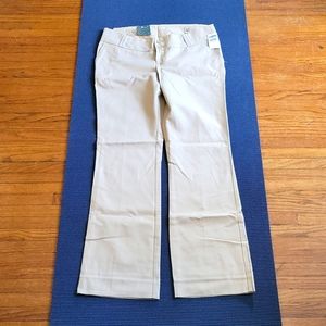 NWT Old Navy Maternity Real Waist Khaki Pants - Size 4